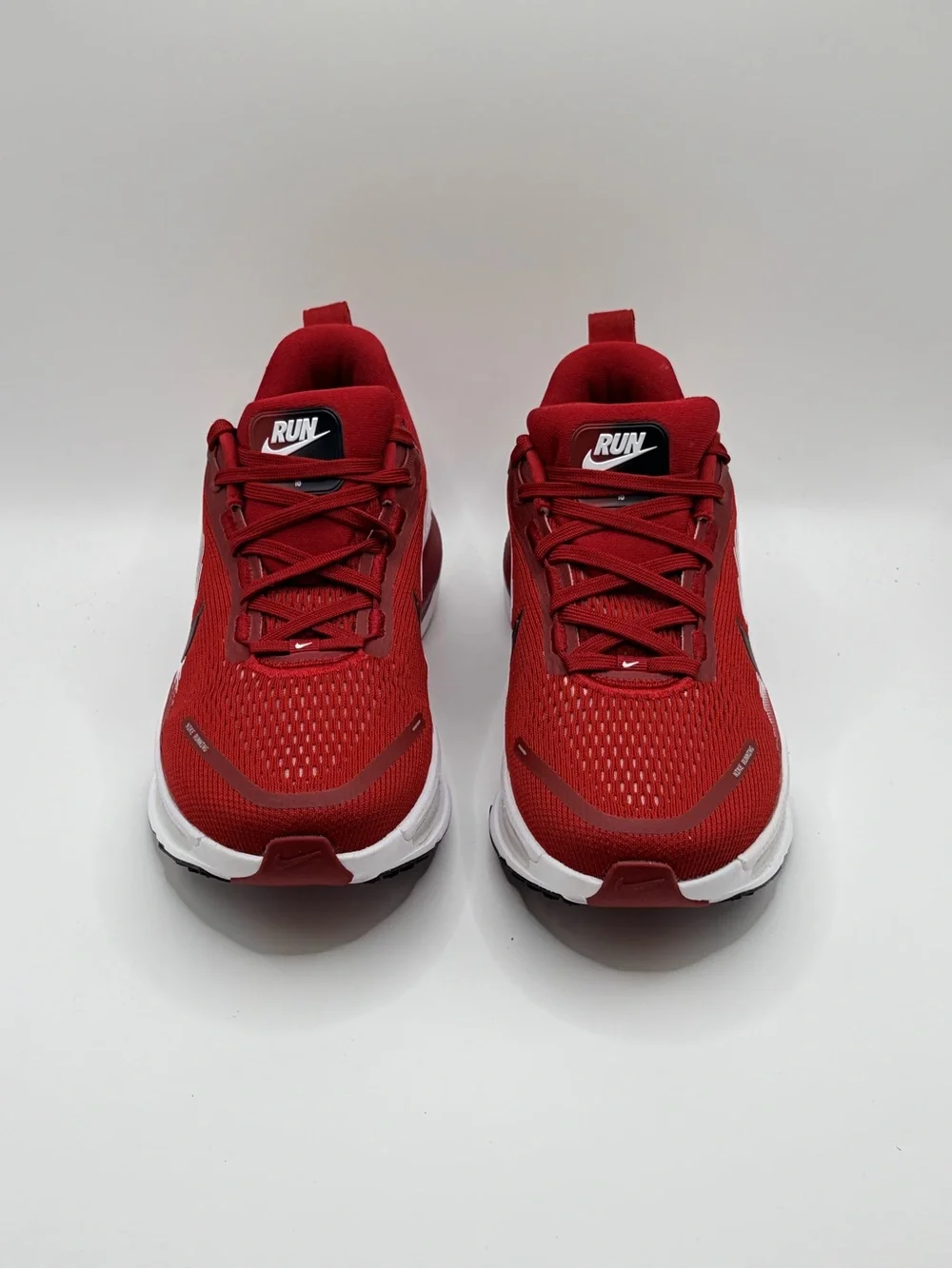 Nike Vomero 18 Red and Black ZoomX Running Shoes_2